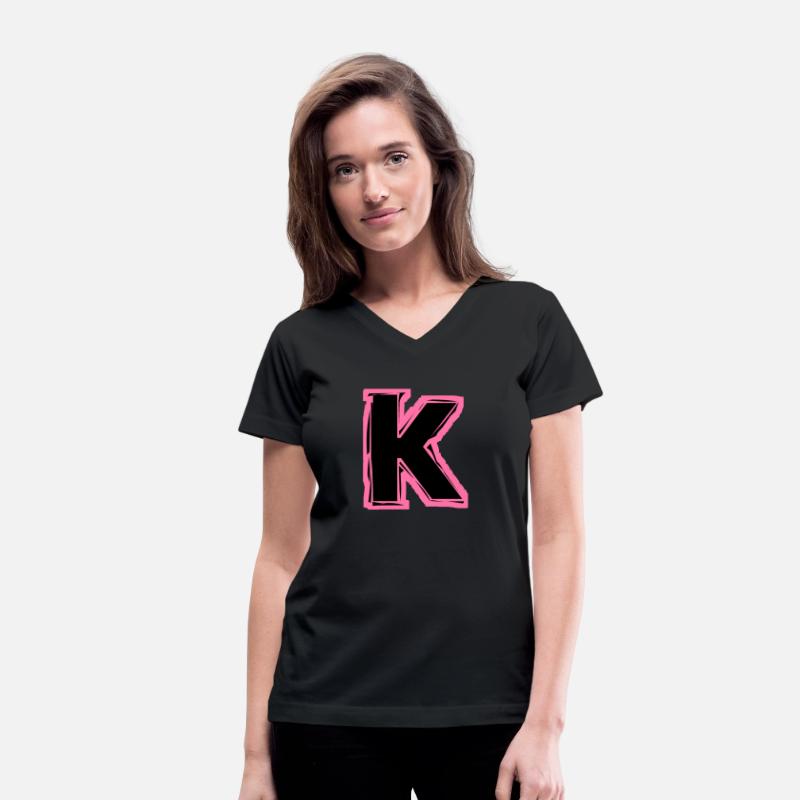 K (pink initial)