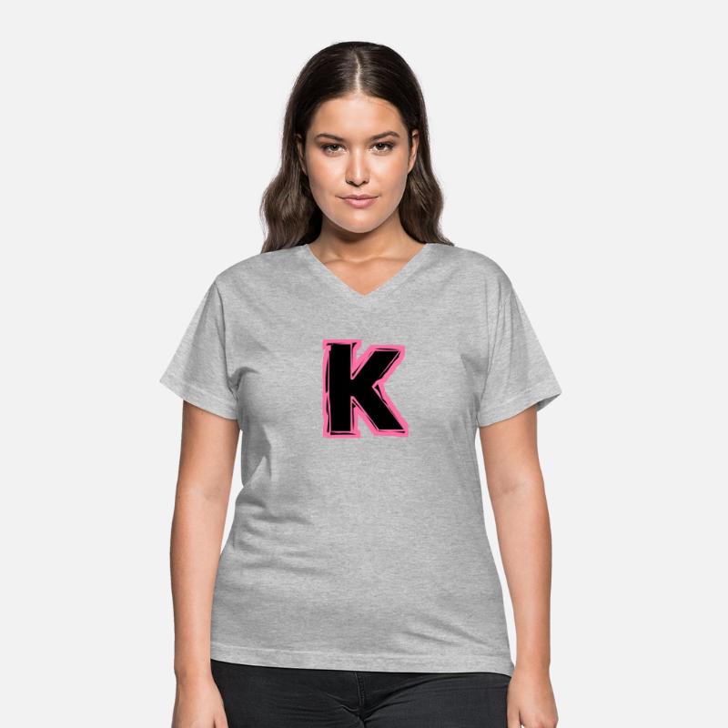 K (pink initial)