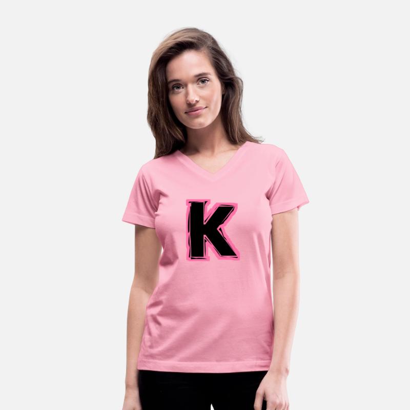 K (pink initial)